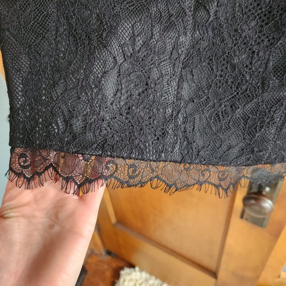 GUESS LACE DRESS - Picture 2 of 3